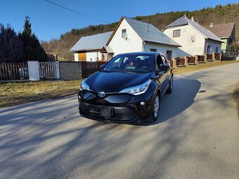 Toyota C-HR 1.8 Hybrid E-CVT rok 2021 - 2