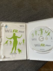 Nintendo Wii fit plus - 2
