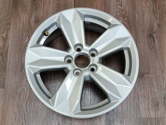 5x100 Audi A1 6Jx15 ET37 číslo dílu 82A601025 alu disky - 2