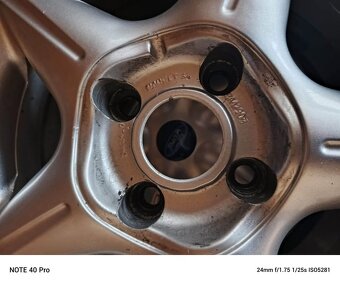 Nové zimní pneu a alu disky na Forda 175/65/14 - 2