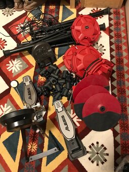 Bubny, bicí , Alesis - 2