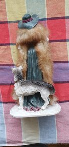 Soška dáma se psem - SLEVA - 2