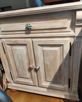 Skříň a komoda - 2