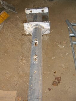 Prodám staré litinové sloupy - 2