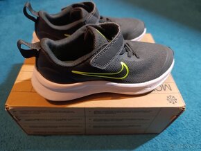 Dětské běžecké boty Nike - vel.31,5 - 2