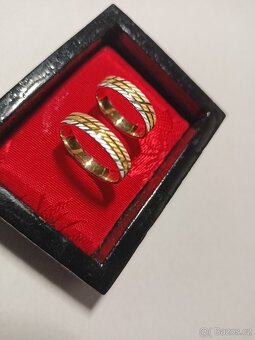 Prodám zlaté 2 snubní prsteny 14k/585 - 2
