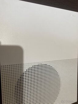 Xbox one s 1tb +hry - 2
