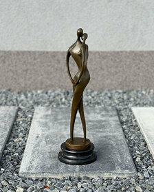 Moderní soška bronzová socha Líbající se pár - modern art - 2