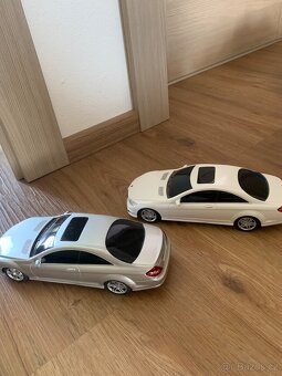 Auto Mercedes na hraní - 2