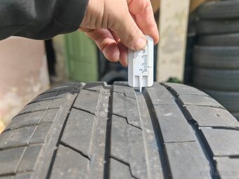Letní pneu Hankook 235/35/19. - 2