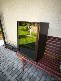 4x prosklené skříňky ZDARMA - 2