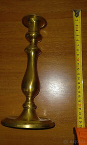 Sarožitný mosazný svícen 22 cm. - 2