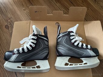 Brusle Bauer Vapor X30 YTH 11.0 - 2
