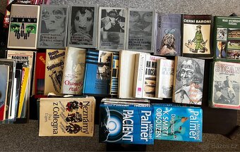 Chtěl by někdo knihy ? 200 korun za vše dohromady cca 40 ks - 2