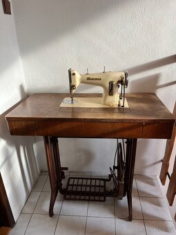 Šicí stroj Minerva - 2