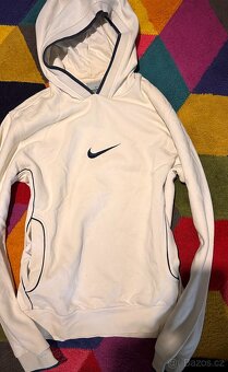 NIKE  WHITE BAVLNĚNÁ STYLOVÁ PÁNSKÁ MIKINA M(M-L) - 2
