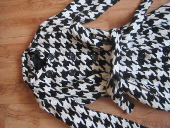 Zimní teplý kabát vel. M/38, 51% vlny, podšívka bavlna - 2