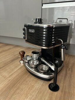 Pákový kávovar De'Longhi - 2