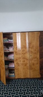 Prodám starožitné skříně 2ks - 2