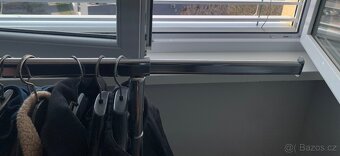 Stojan na obleceni - 2