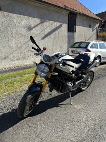 Ducati Monster 1100S - 2