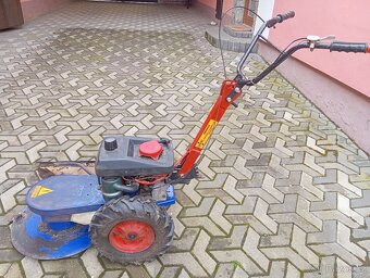 Rotační sekačka. - 2