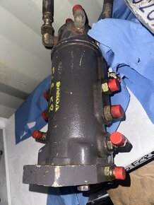 Hydraulický převaděč na Volvo ECR58 - 2
