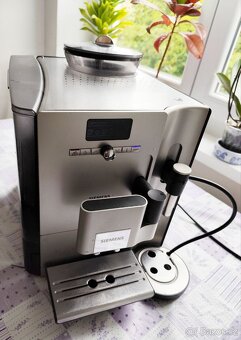 Kávovar Siemens EQ.7 plus - 2