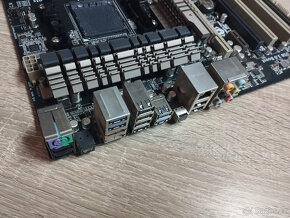 ASUS SABERTOOTH 990FX R2.0 - AMD 990FX - 2