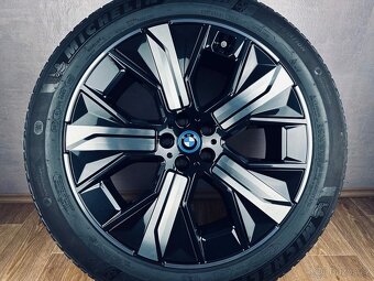 TOP zimní kola BMW iX i20 R21 originál - 2