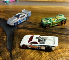 3x auticko Hot Wheels - 2