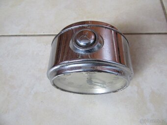 Nabízím starý retro budík Junghans s vteřinovkou. Je funkční - 2
