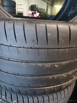 2xletní pneu 295/25/19.Michelin. - 2