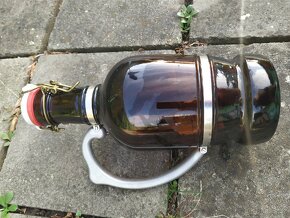 2l džbán na pivo s kovovým uchem - 2