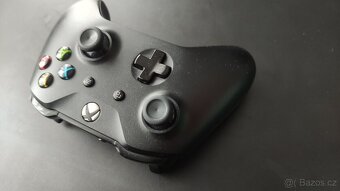 Xbox One X 1TB + Kinect 2 + Forza Hry + Ovladač + Adaptér + - 2