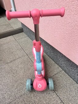 Koloběžka pro děti, se svítícíma kolečkama - Praha - 2