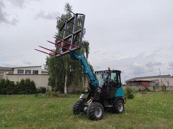 Napichovací, stohovací vidle na balíky - 2