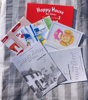 Happy House 2 New Edition - v pěkném stavu - 2