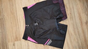 Dámské cyklistické kraťasy vel. M s vložkou - 2