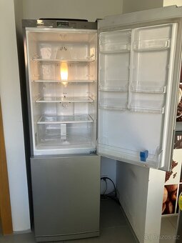 Funkční lednice s mrazákem za odvoz - 2