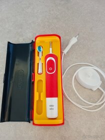 Zubní kartáček Braun - 2