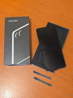 Prodám Samsung Z Flip 7, 12GB/512GB, nový, záruka do 8/2027 - 2