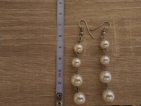 Bílé perleťové náušnice, vhodné i na svatbu - 2