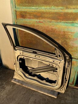 Levé přední dveře volvo xc70 - 2