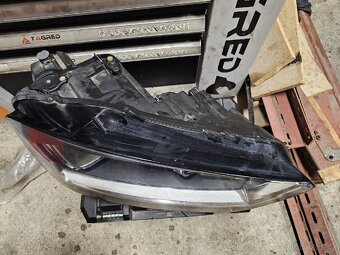 Pravé přední světlo VW Golf Sportsvan - 2