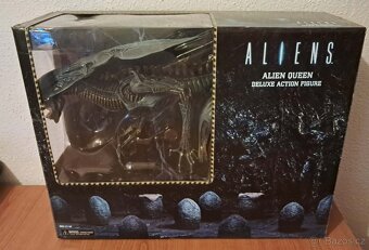 NECA Aliens Queen Deluxe Action Figure - 2