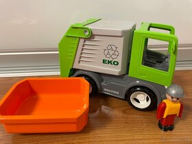 Popelářské auto s popelarem - 2