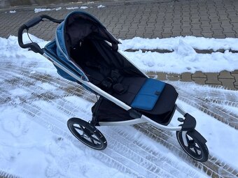 Prodám kočárek Thule Urban Glide 2 s korbičkou. - 2