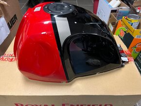 Royal Enfield Himalayan-nádrž - 2