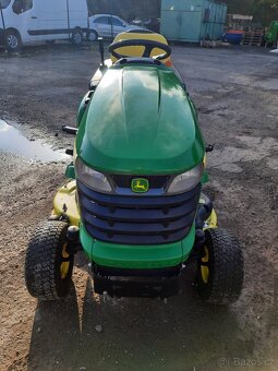 Zahradní traktor John Deere X300R - 2